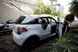 Resultado de imagem para fotos de balas no chao junto ao carro de marielle