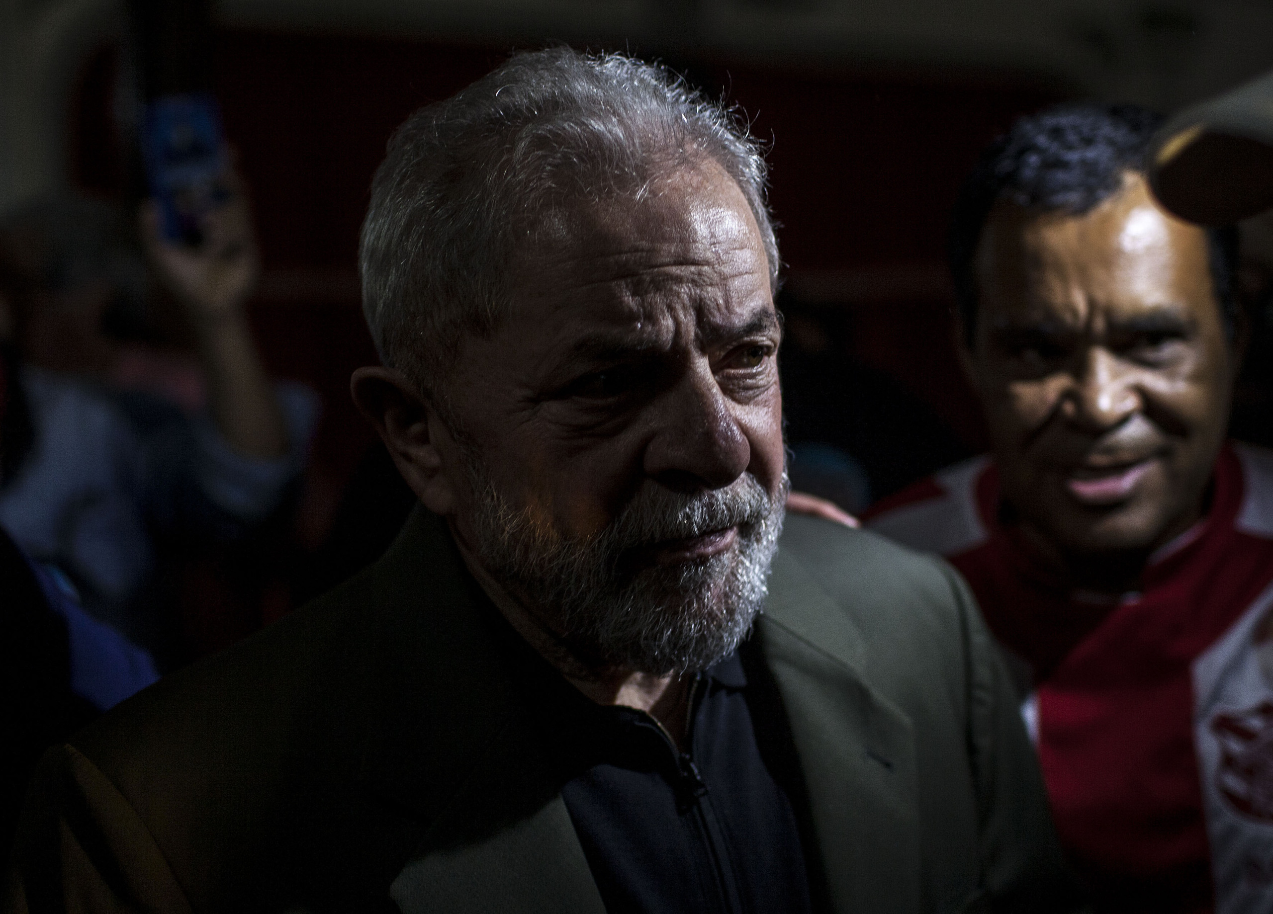 Resultado de imagem para fotos de lula hostilizado