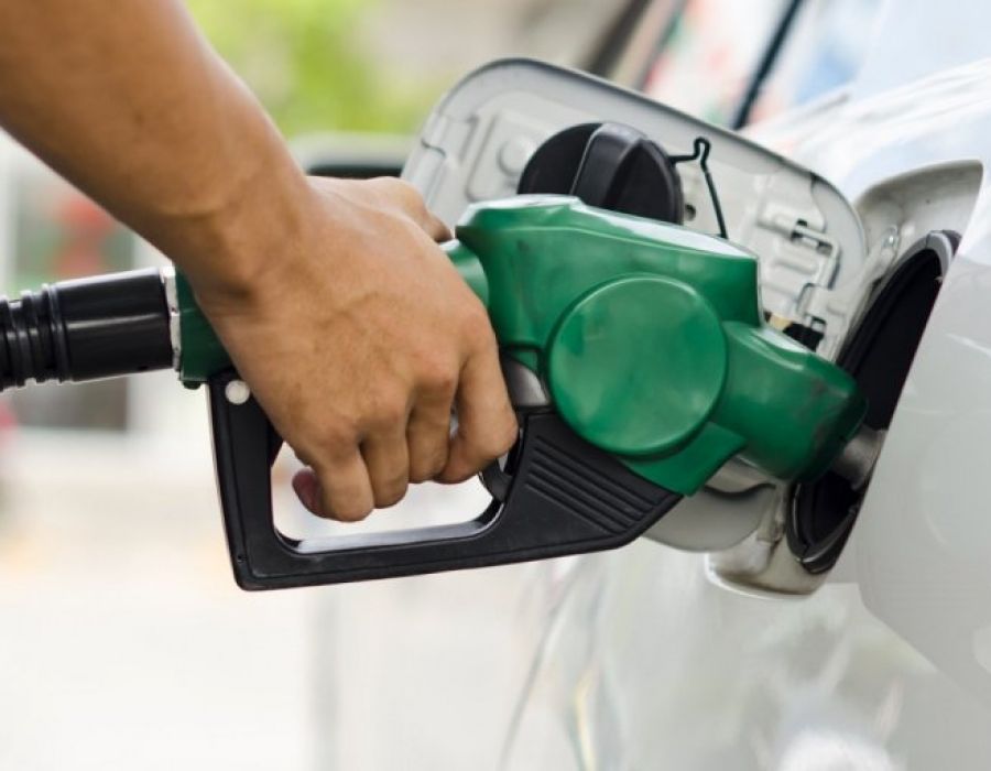 Resultado de imagem para PreÃ§o mÃ©dio da gasolina nas refinarias sobe 0,78% nesta quinta-feira