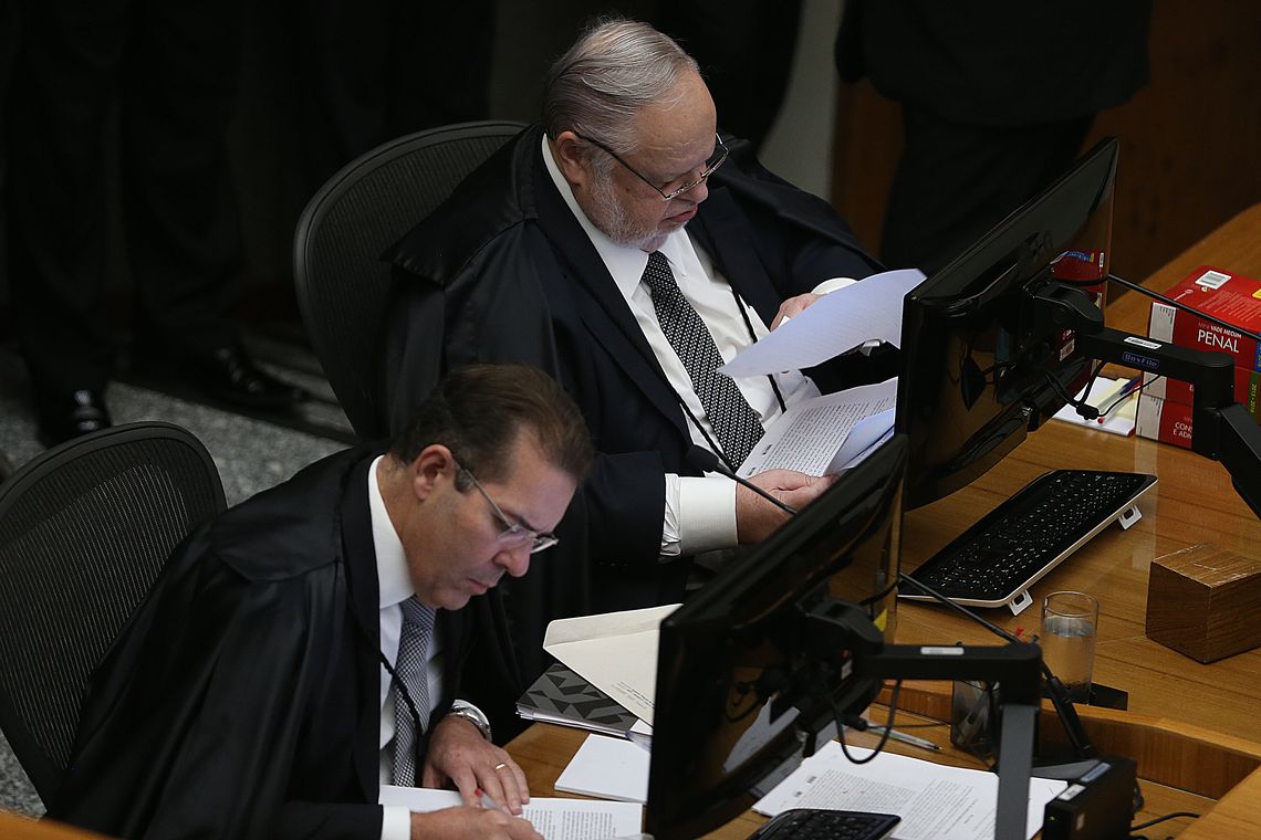 BrasÃ­lia - Ministro do Superior Tribunal de JustiÃ§a (STJ) Felix Fischer, relator do pedido do ex-presidente Luiz InÃ¡cio Lula da Silva para evitar prisÃ£o apÃ³s condenaÃ§Ã£o em segunda instÃ¢ncia (JosÃ© Cruz/AgÃªncia Brasil)