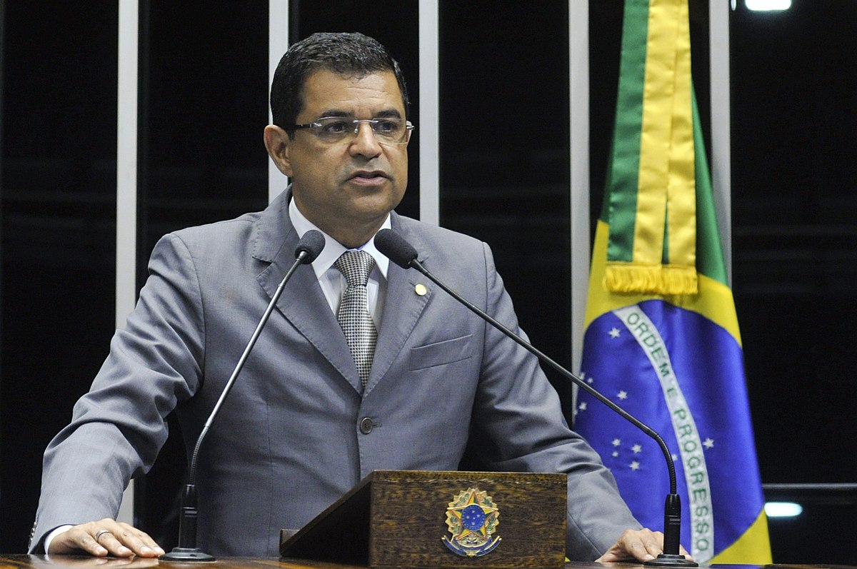 Resultado de imagem para fotos de davidson magalhaes