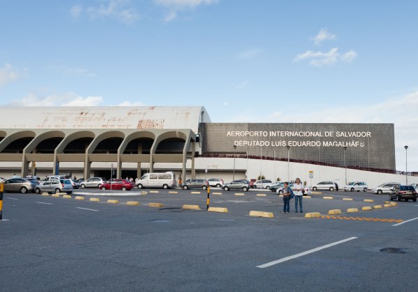 Resultado de imagem para CONCESSIONARIA DO AEROPORTO DE SALVADOR FOI NOTIFICADA PELO PROCON BAHIA