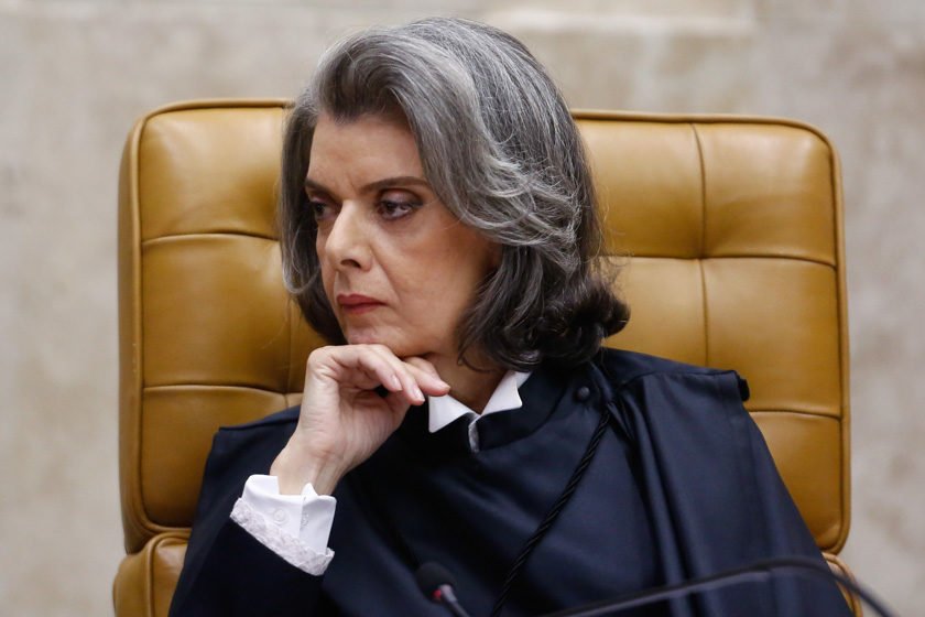 Resultado de imagem para CÃ¡rmen LÃºcia nega ter tirado habeas corpus de Lula da pauta de hoje