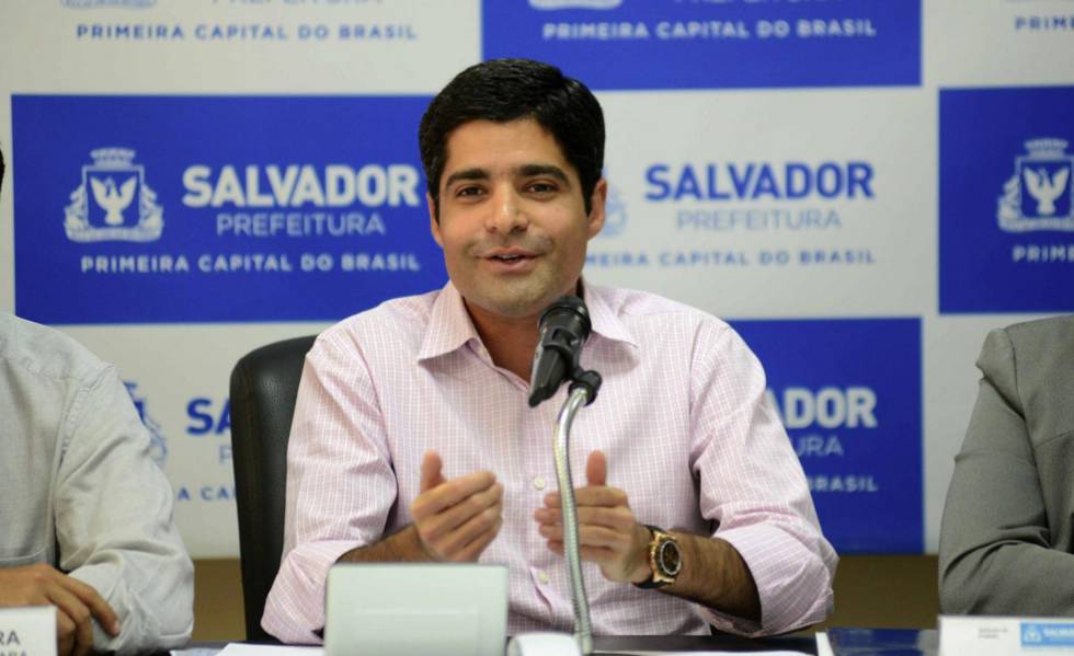 Resultado de imagem para fotos de acm neto em entrevista coletiva