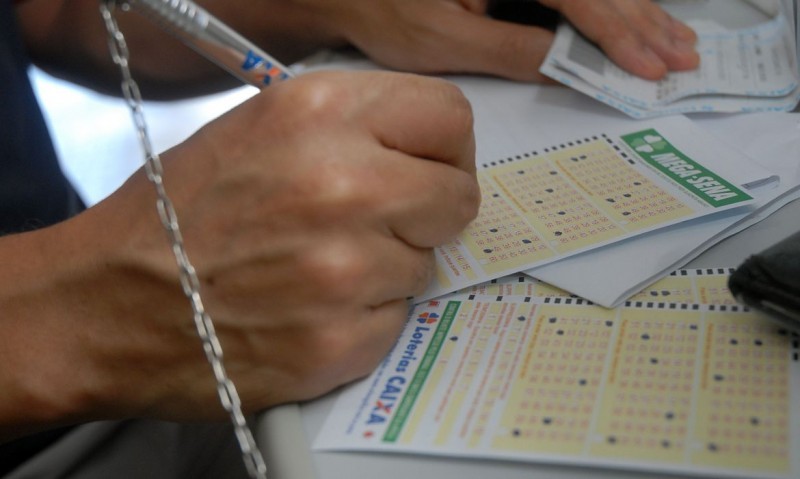 Mega-Sena pode pagar prêmio de R$ 33 milhões nesta quarta-feira