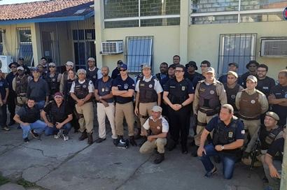 Resultado de imagem para fotos de policiais militares e civis da bahia em operação