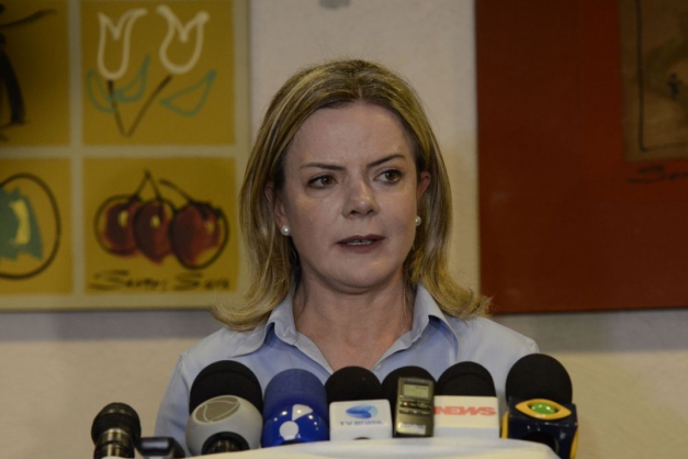 Resultado de imagem para 'Moro ajudou a eleger Bolsonaro e agora vai ajudar a governar', diz Gleisi