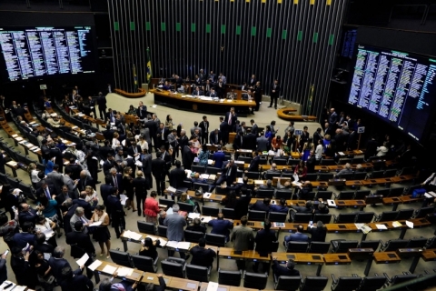 Resultado de imagem para Câmara aprova em 1º turno PEC que muda tramitação de MPs