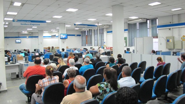 Resultado de imagem para fotos de aposentados na previdencia social