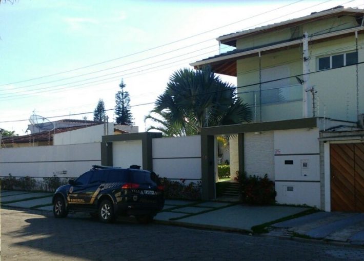 Resultado de imagem para Auditor da Receita vendeu Ferrari para ‘maquiar’ patrimônio milionário, diz PF