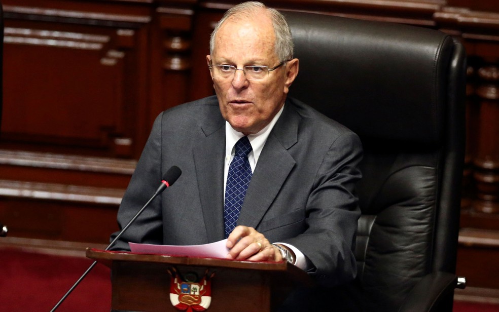 O presidente peruano Pedro Pablo Kuczynski apresenta sua defesa na sessão do Congresso na qual foi votado seu processo de impeachment, em Lima, na quinta-feira (21) (Foto: Reuters/Mariana Bazzo)