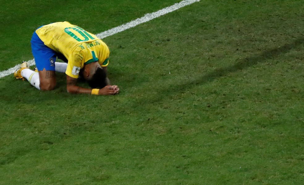 Camisa 10 do Brasil nÃ£o conseguiu evitar eliminaÃ§Ã£o na Copa (Foto: Murad Sezer/Reuters)