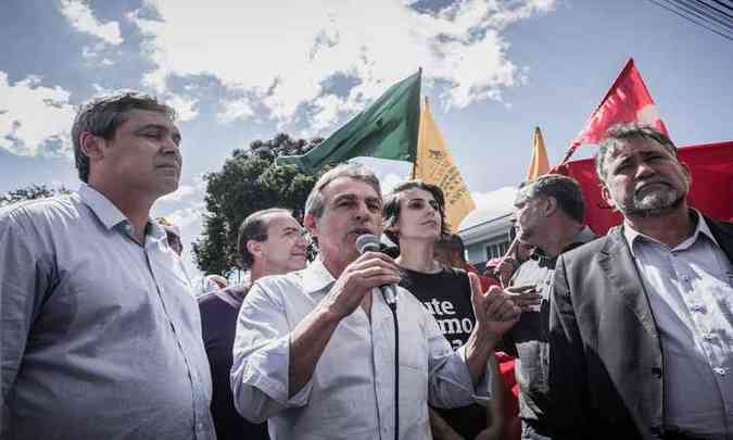 Resultado de imagem para Acampamento prÃ³-Lula em Curitiba vai sair do entorno da PF, diz Secretaria