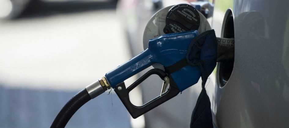 Resultado de imagem para Petrobras mantém preço médio da gasolina nas refinarias em R$ 1,6094 no sábado