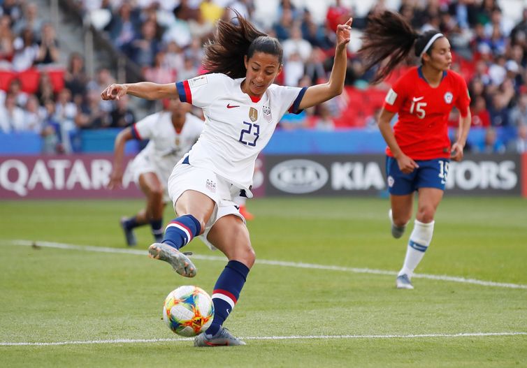 Futebol Futebol - Copa do Mundo Feminina - Grupo F - Estados Unidos x Chile - Parc des Princes, Paris, FranÃ§a - 16 de junho de 2019 Christen Press dos EUA em aÃ§Ã£o REUTERS / Christian Hartmann