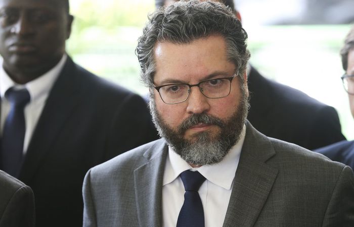 Resultado de imagem para Ernesto Araújo fala de prioridades da polÃtica externa em comissão da Câmara