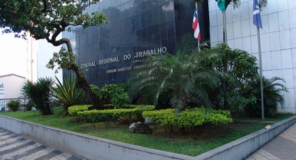 Resultado de imagem para fotos de audiencia do tribunal regional do trabalho da bahia