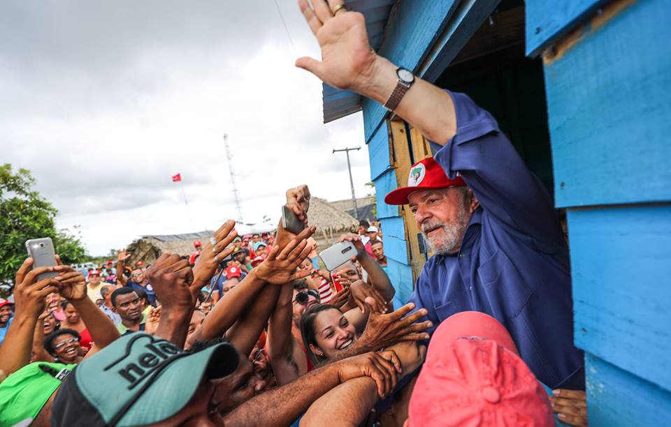 Resultado de imagem para fotos de lula em suas viagens