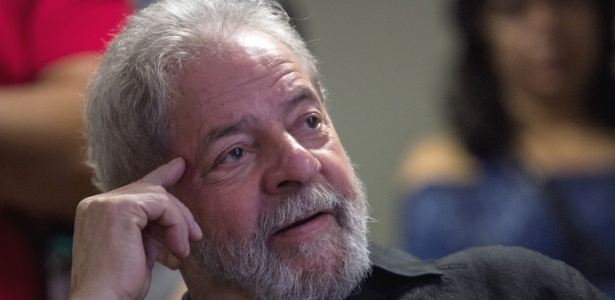 Resultado de imagem para fotos de lula triste