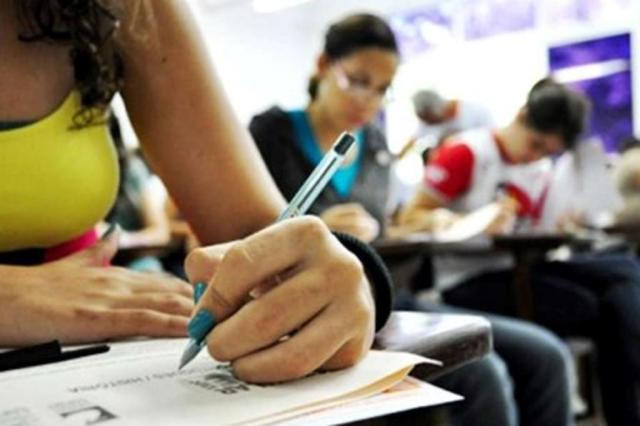 Nova regra do Fies prevê desconto no salário do recém-formado, diz jornal Univali/Divulgação