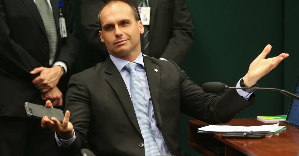 Resultado de imagem para â??Se for necessário prender 100 mil, qual o problema?â??, diz Eduardo Bolsonaro