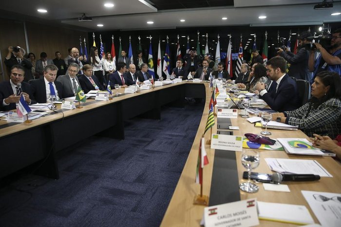 Resultado de imagem para Governadores apoiam nova previdência para estados e municÃpios