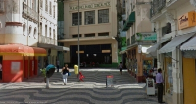 Feto é encontrado abandonado em frente ao Plano Inclinado