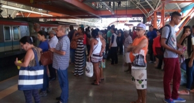 Trens do metrô apresentam falha nesta quinta-feira