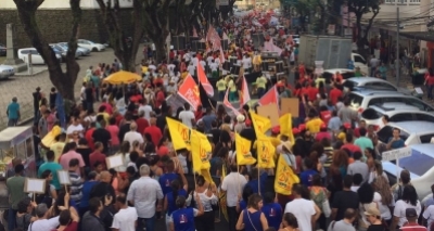 Manifestantes fazem protesto no Campo Grande pedindo renúncia de Temer