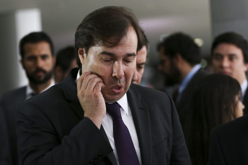 Brasília – O presidente da Câmara dos Deputados, Rodrigo Maia, chega ao Congresso Nacional (Marcelo Camargo/Agência Brasil)