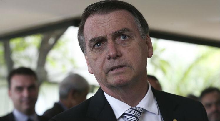 Resultado de imagem para Bolsonaro reitera que decisão sobre médicos cubanos é humanitária