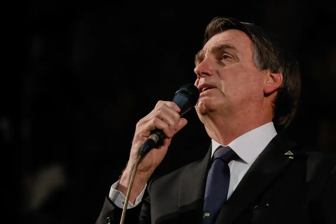 O presidente Jair Bolsonaro participa da entrega de medalhas da OlimpÃada Internacional de Matemática Sem Fronteiras 2019, no Colégio Militar da PolÃcia Militar V, em Manaus.