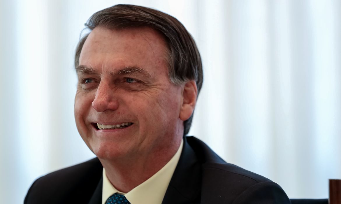 O presidente da República, Jair Bolsonaro toma café da manhã com ministro-chefe da Secretaria de Governo, Luiz Eduardo Ramos e Parlamentares no palácio da Alvorada
