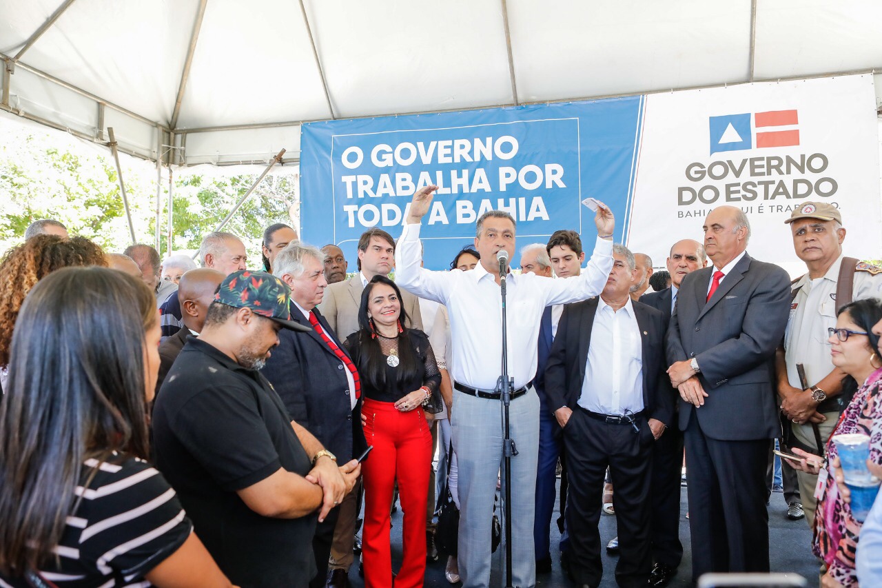 Resultado de imagem para fotos de rui costa em lauro de freitas