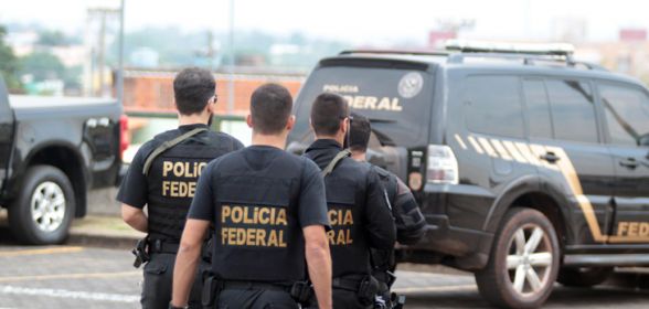 Resultado de imagem para PF prende 13 pessoas em operação contra fraudes em institutos de previdência