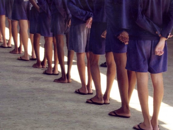 Resultado de imagem para fotos de menores praticando crimes