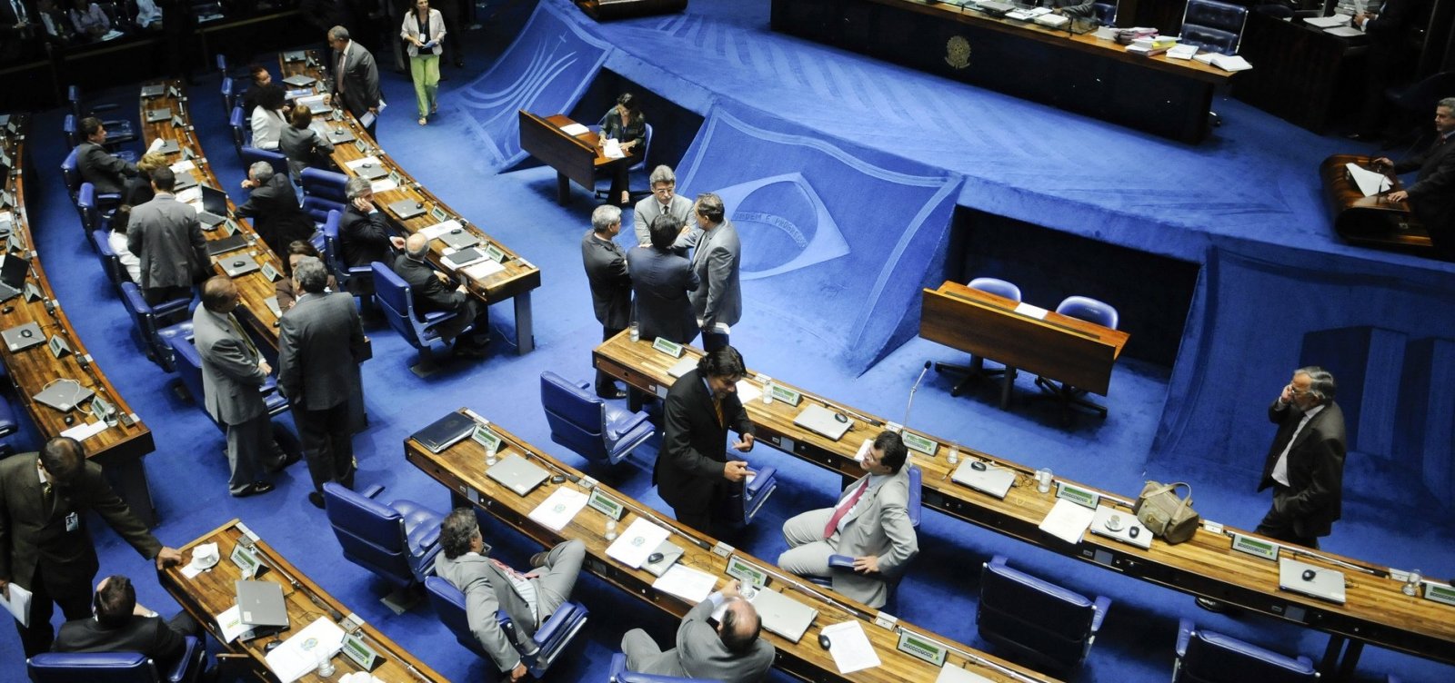 [Mulheres no Senado tÃªm dificuldade para disputar reeleiÃ§Ã£o]
