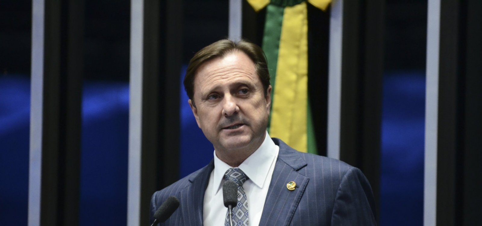 [Senador Acir Gurgacz se entrega na PolÃ­cia Federal]