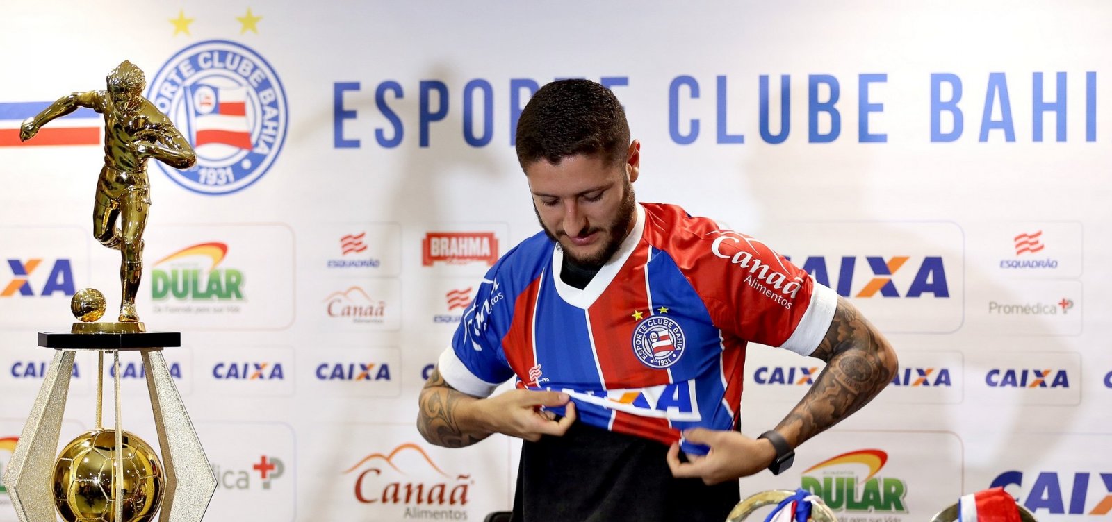 [ZÃ© Rafael se despede do Bahia: 'Saio pela porta da frente']