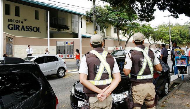 Resultado de imagem para fotos do colegio girassol no bairro do itaigara em salvador
