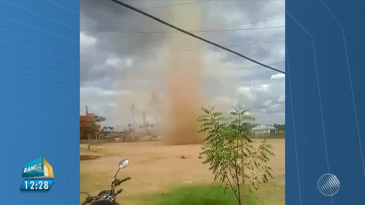 Resultado de imagem para 'Redemoinho de poeira' deixa moradores de Conceição de Feira assustados