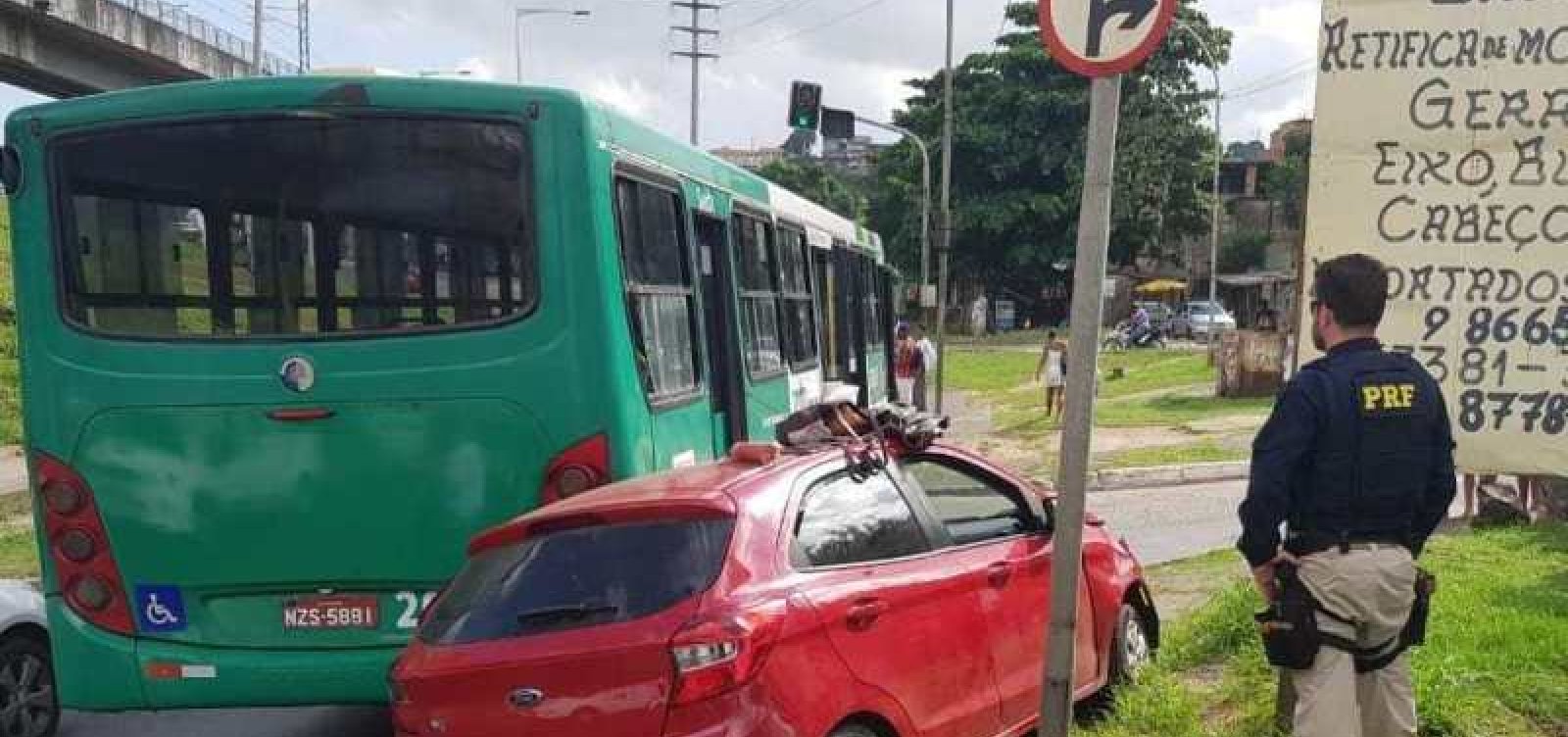 [Suspeitos de assalto sÃ£o presos pela PRF em Salvador]