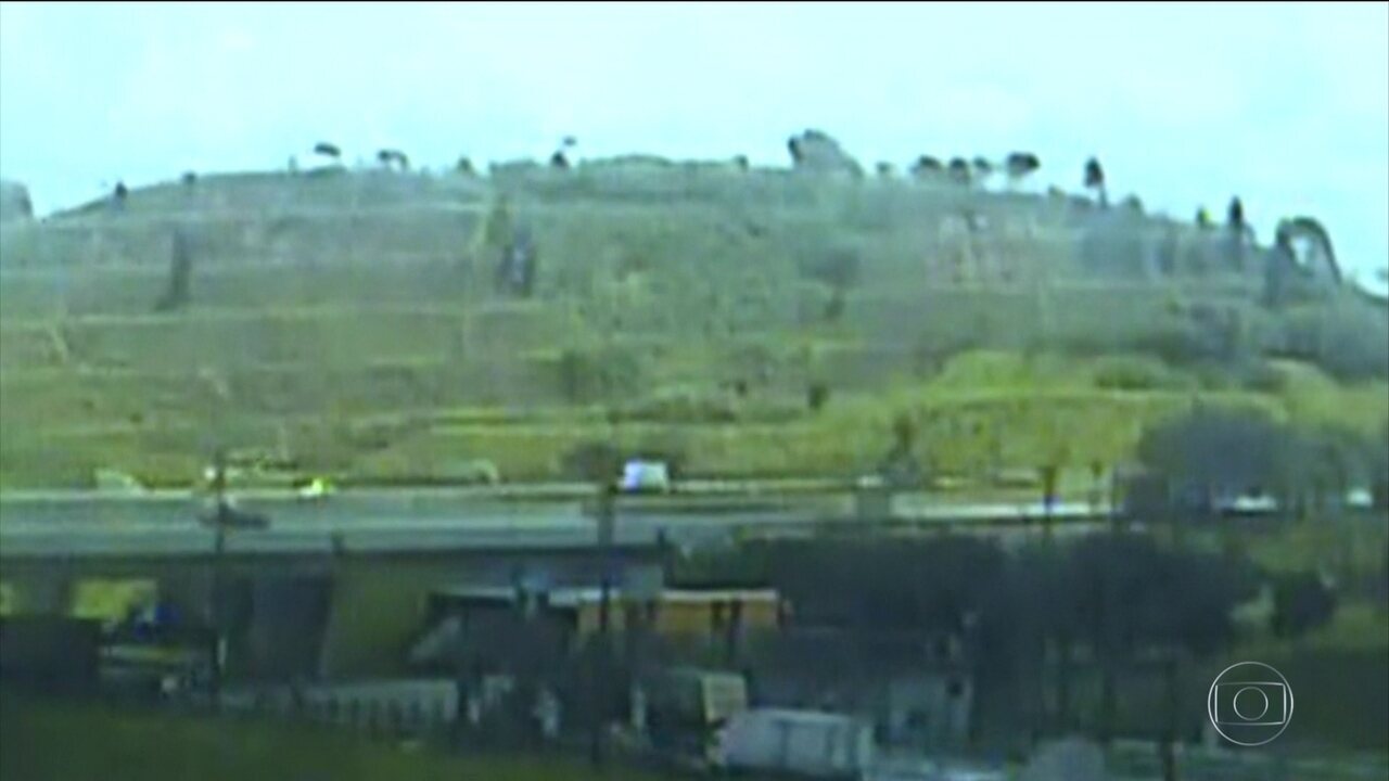 Resultado de imagem para VÃdeo mostra acidente com helicóptero que matou Boechat e piloto