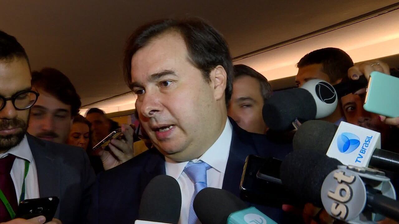 Resultado de imagem para Maia diz que mudanças na aposentadoria rural e no BPC atrapalham reforma da Previdência