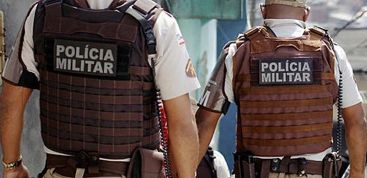 Troca de tiros aconteceu na rua 20 de outubro, bairro Alto de Coutos, em Salvador - Foto: Raul Spinassé | Ag. A Tarde