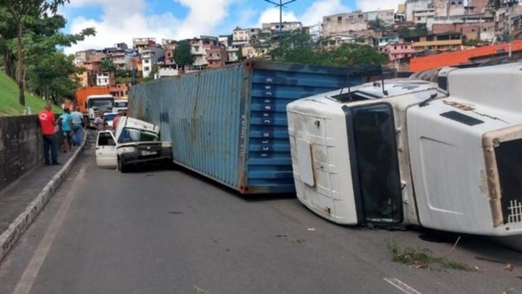 Acidente aconteceu na manhã desta quarta | Foto: Divulgação | Transalvador - Foto: Divulgação | Transalvador