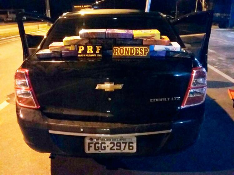 Droga estava no porta-malas do veÃ­culo - Foto: DivulgaÃ§Ã£o | SSP-BA