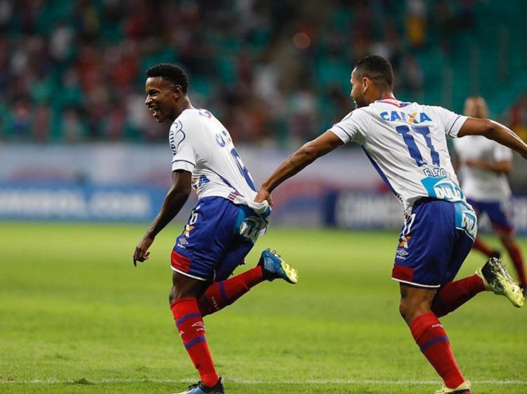 Ramires comemora apÃ³s marcar o seu primeiro gol como profissional - Foto: Tiago Caldas l Ag. A TARDE