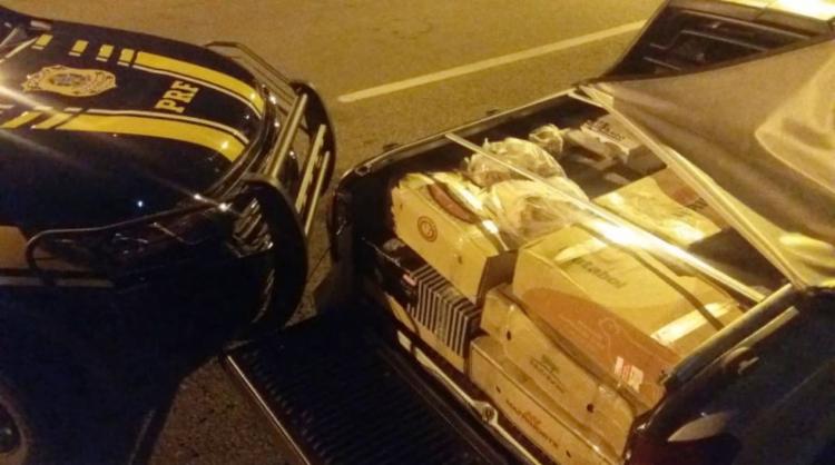 A carne era transportada em caixas de papelÃ£o sem os cuidados e higienizaÃ§Ã£o necessÃ¡rias - Foto: DivulgaÃ§Ã£o | PRF