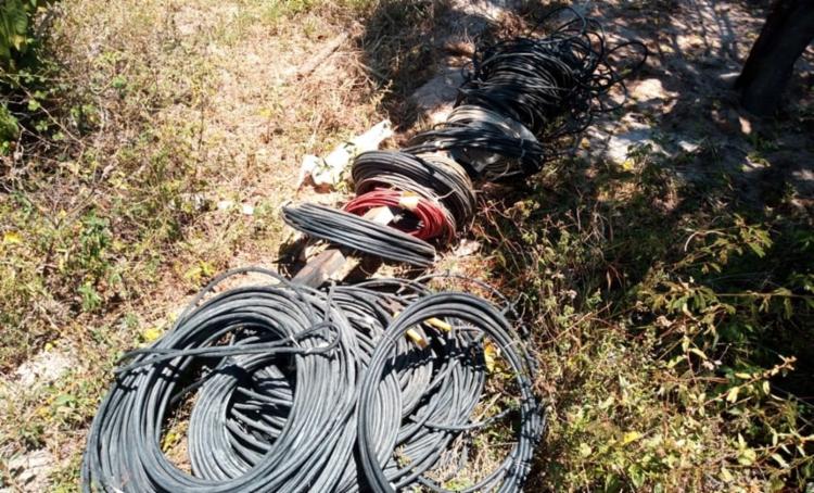 Suspeitos queimavam os fios para furtar o cobre - Foto: DivulgaÃ§Ã£o